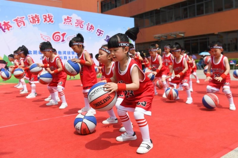 西部排名风云再起：马刺爆冷两连败，湖人喜迎双胜，独行侠与快船排名对调