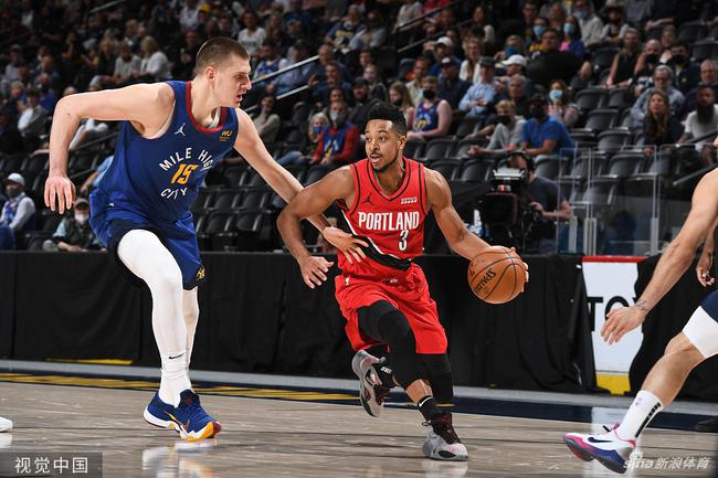 尤其是在球 尤其是在球