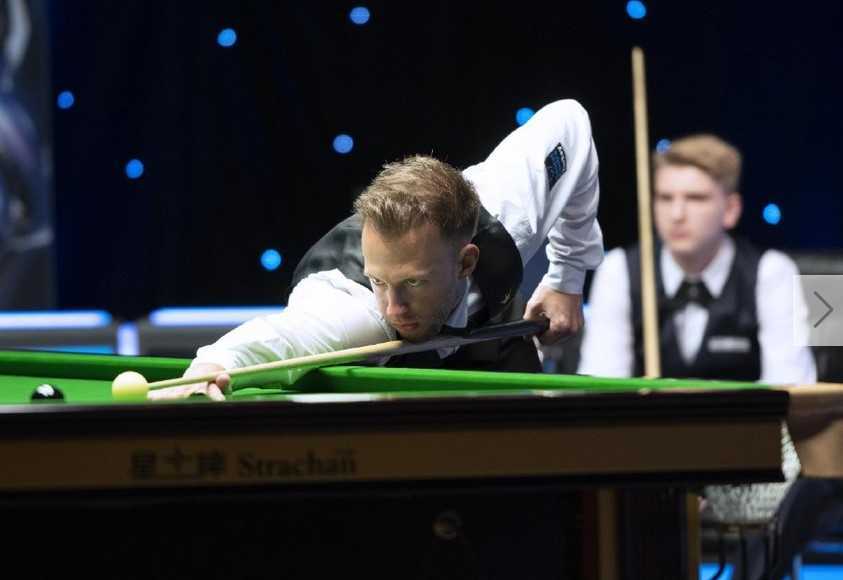 更衣室的氛 更衣室的氛